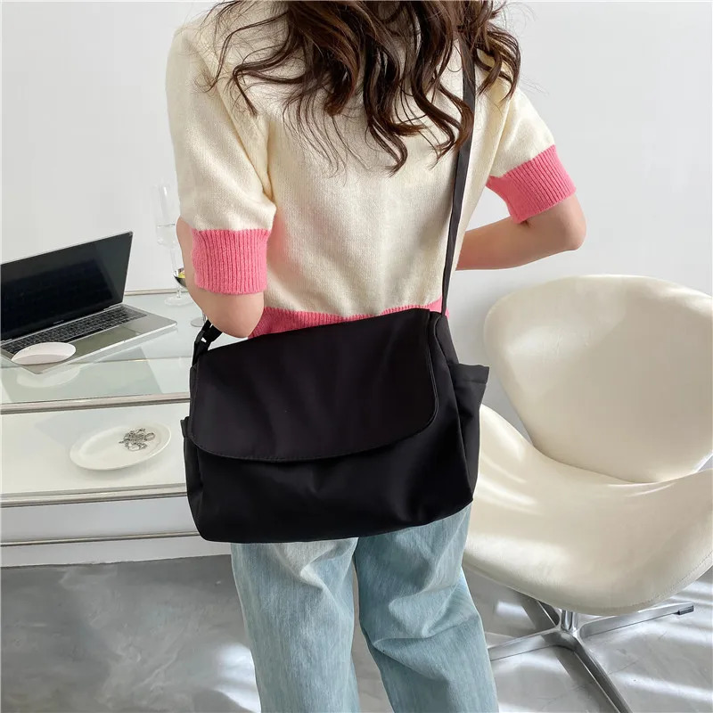 Korean fashion canvas womens handbag shoulder bag nylon womens messenger bag waterproof large capacity travel handbag 241008