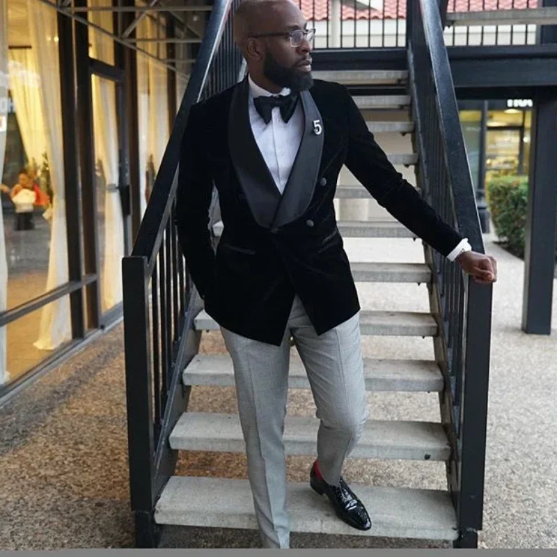 African Men's Suits Double Breasted 2 Pieces Shawl Lapel Velvet Groom Tuxedos For Prom Best Men Wedding Smoking Jacket With Grey Pants