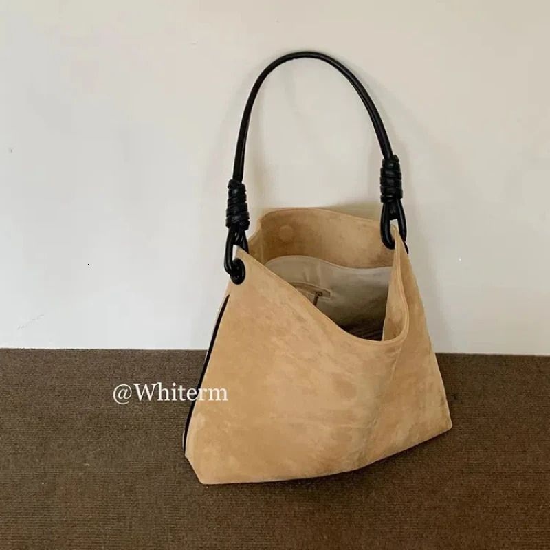 Korean version Ins large bag autumn/winter retro suede contrasting color single shoulder bucket large capacity handbag 241008