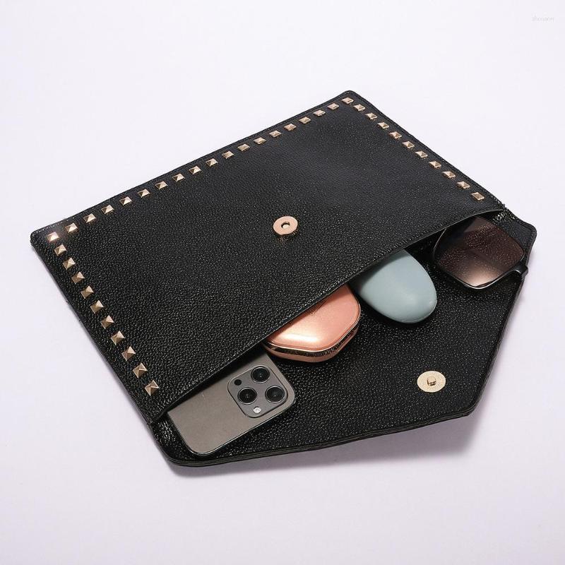 3 Clutch Bags Factory Wholesale Fashion Rivet Solid Color Women's Bag Trendy All-match Western Style Envelope 4