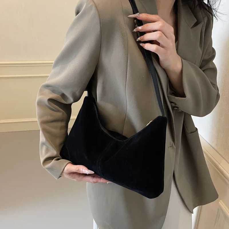 LEFTSIDE PU Leather Womens Shoulder Bag Winter Y2K Korean Fashion New Trend Womens Cross body Bag Womens Handbag M241014