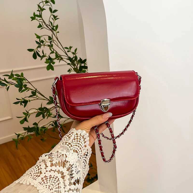 cherry red chain cross shaped bag new summer womens exquisite buckle design flip down arm bag fAshionable handbag M241014
