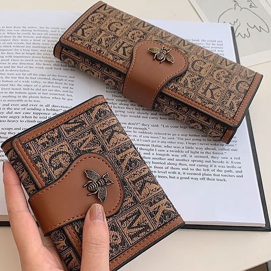 Women's 2024 New Style Designer Wallet Large Capacity Long Bee High Appearance Short Multi Card Handbag