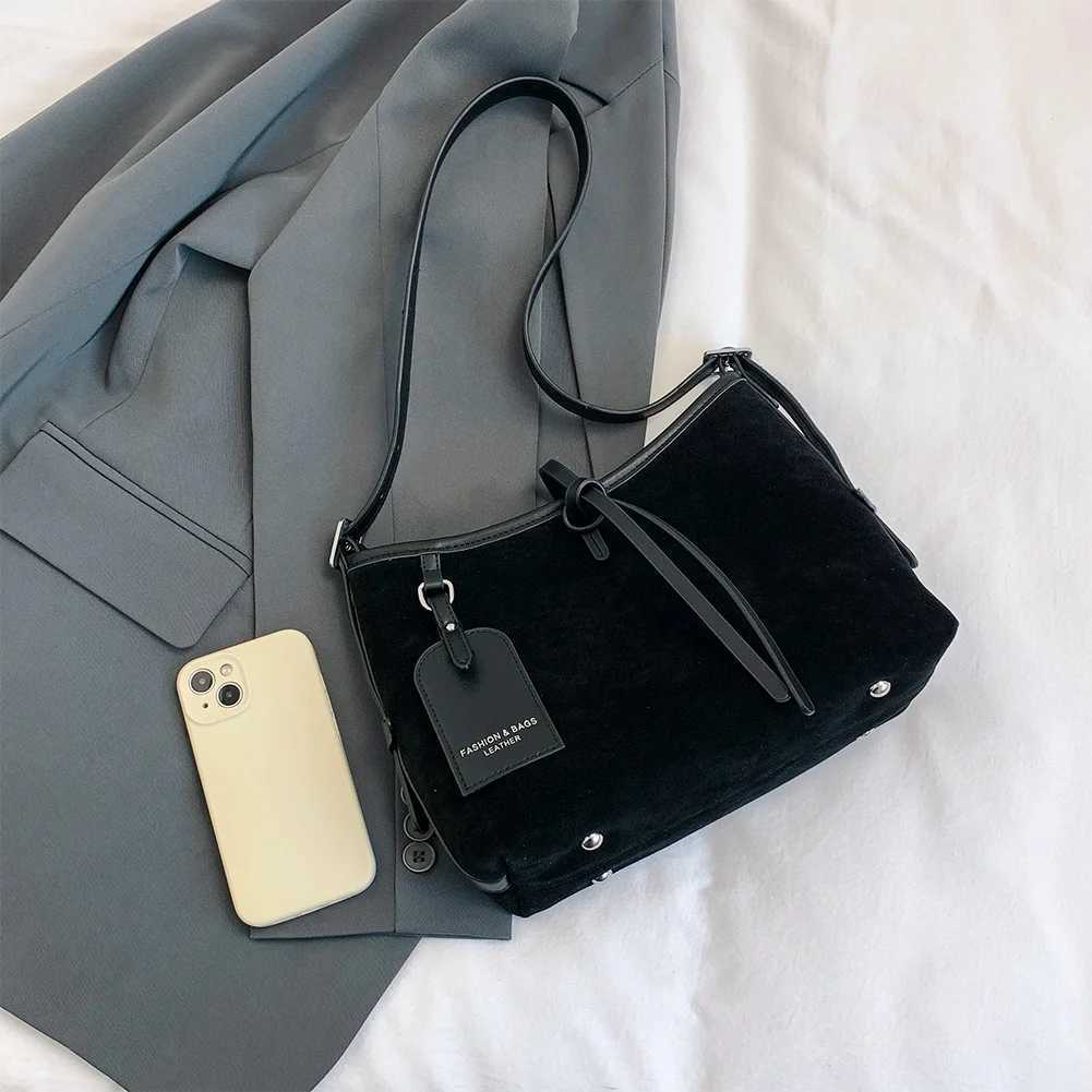 Ladies Suede Shoulder Bag with Interior Pocket Retro Handbag Adjustable Strap Trendy Bucket Commuter Travel 241014
