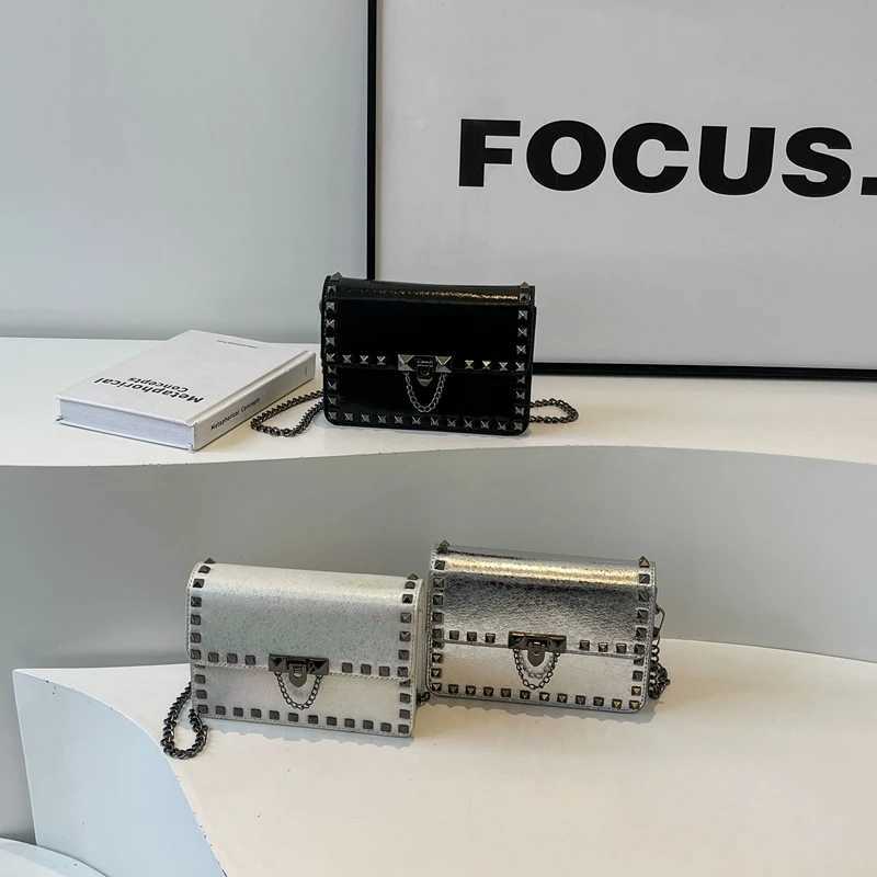New Arrival Rivet shoulder punk style cross body fashion chain flip bag PU leather wallet designer womens handbag Z241014
