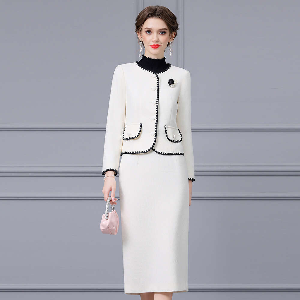 French Elegant Socialite Temperament Chest Flower Contrasting Top Small Coat Hip Hugging Skirt Two-piece Set Skirt Bifurcated SKINNY DRESS Lace Dress