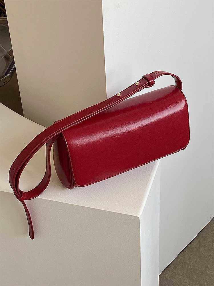 New Korean Womens Cross Body Bag Red Retro Pu Leather Flip Cover Womens Underwear Bag Fashionable Simple Womens Handbag M241014