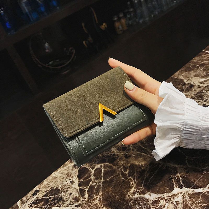 2024 New Designer V Fashionable Short Korean Cute and Fresh Women's Color blocked Three fold Wallet