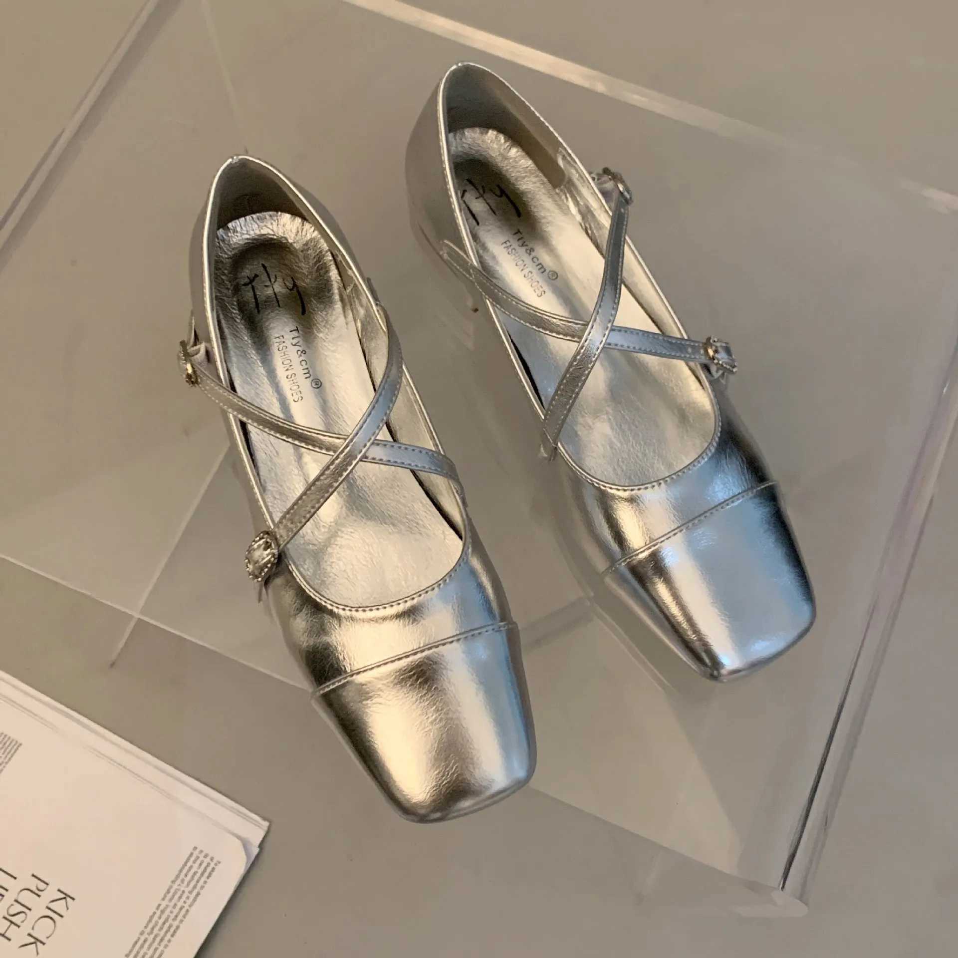 Medium Heeled Mary Jane Single Shoes 2024 New Women Shoes Thick Heeled Ballet Shoes Cross Buckle Shallow Soft Sole ShoesLX241014