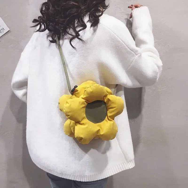 Cute Sunflower Shoulder Bag Womens Youth Fashion Flower shaped Soft Handbag Girls Cross Body Messenger Bag Womens Childrens Wallet M241014