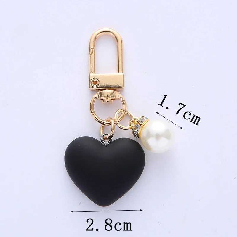 New Charm Pearl Love Keychain Pendant Girl Heart shaped Black and White Gloss Peach Heart shaped Accessories Cute Couple Bag Pendant Key Ring Y241014