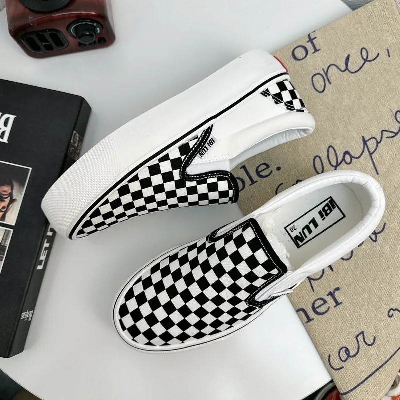 2024 Thick Sole Black White Sneakers Slip On Pink Canvas Checkered Pattern Female Girls Students Casual Shoes 241122