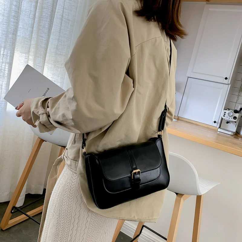 Womens Retro Shoulder Cross Bag PU Leather Womens Trend Fashion Handbag and Wallet Retro Small Womens Messenger Bag M241014