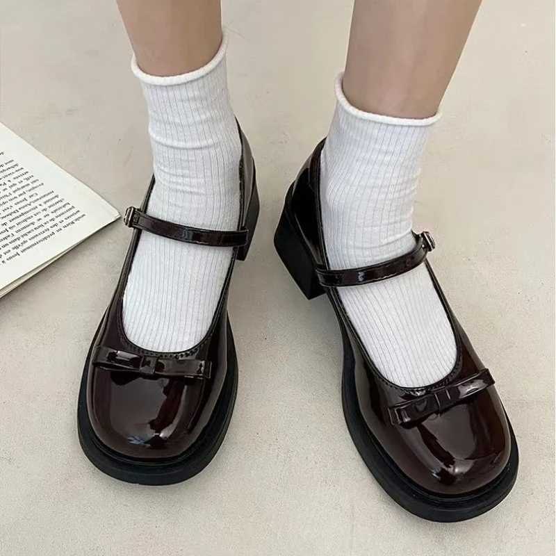 Round Toe Mid Heel Women Shoes 2024 Spring New Black Patent Leather Mary Jane Shoes Japanese Lolita Womens Pumps Zapatos MujerLX241014