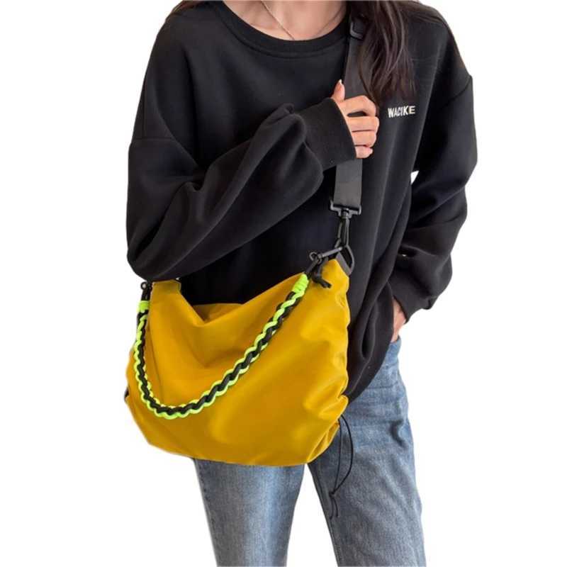 Fashionable ten letter cloth bag fashionable fabric shoulder bag comfortable womens bag showcasing your personal taste M241014