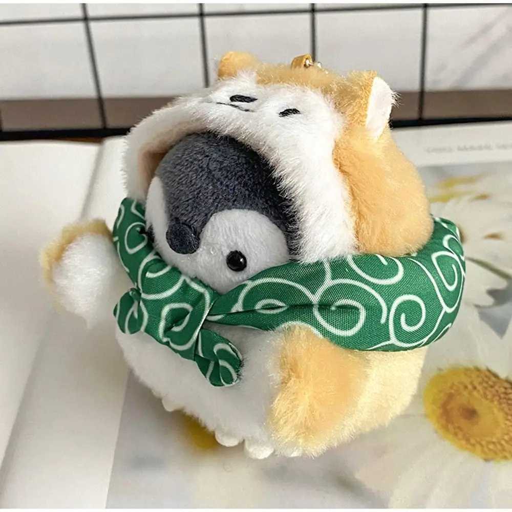 Travel hat penguin keychain cute plush doll toy keychain pendant cartoon penguin plush keychain mens backpack keychain Y241014
