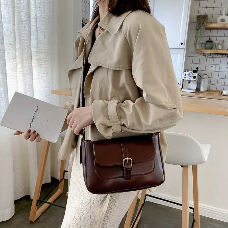 Womens Retro Shoulder Cross Bag PU Leather Womens Trend Fashion Handbag and Wallet Retro Small Womens Messenger Bag M241014