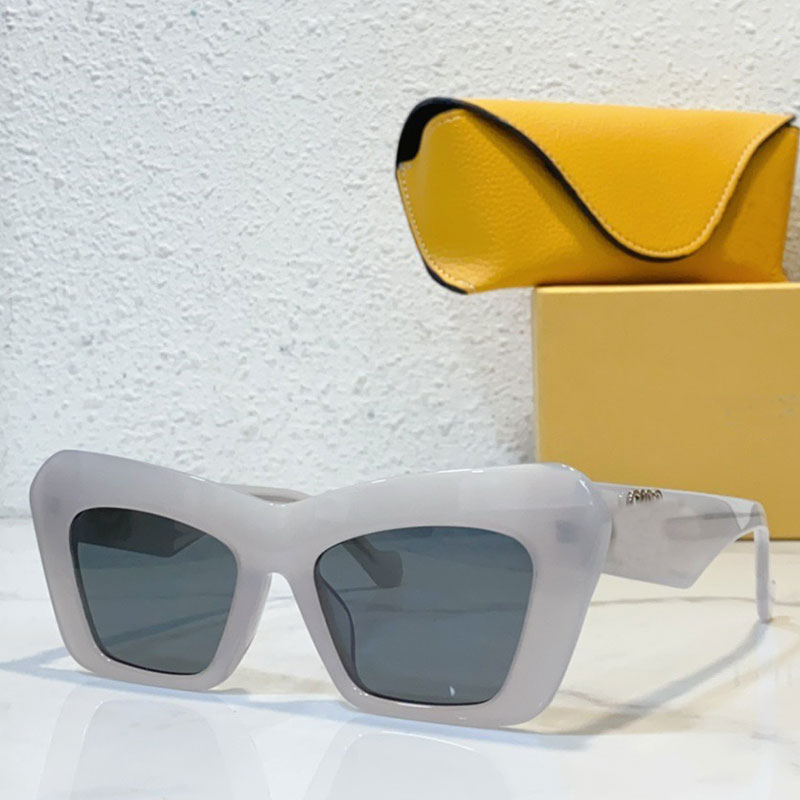Summer New Cateye Sunglasses Acetate Designer Ice White Frame Fashionable Women LW40036 Sunglasses With box