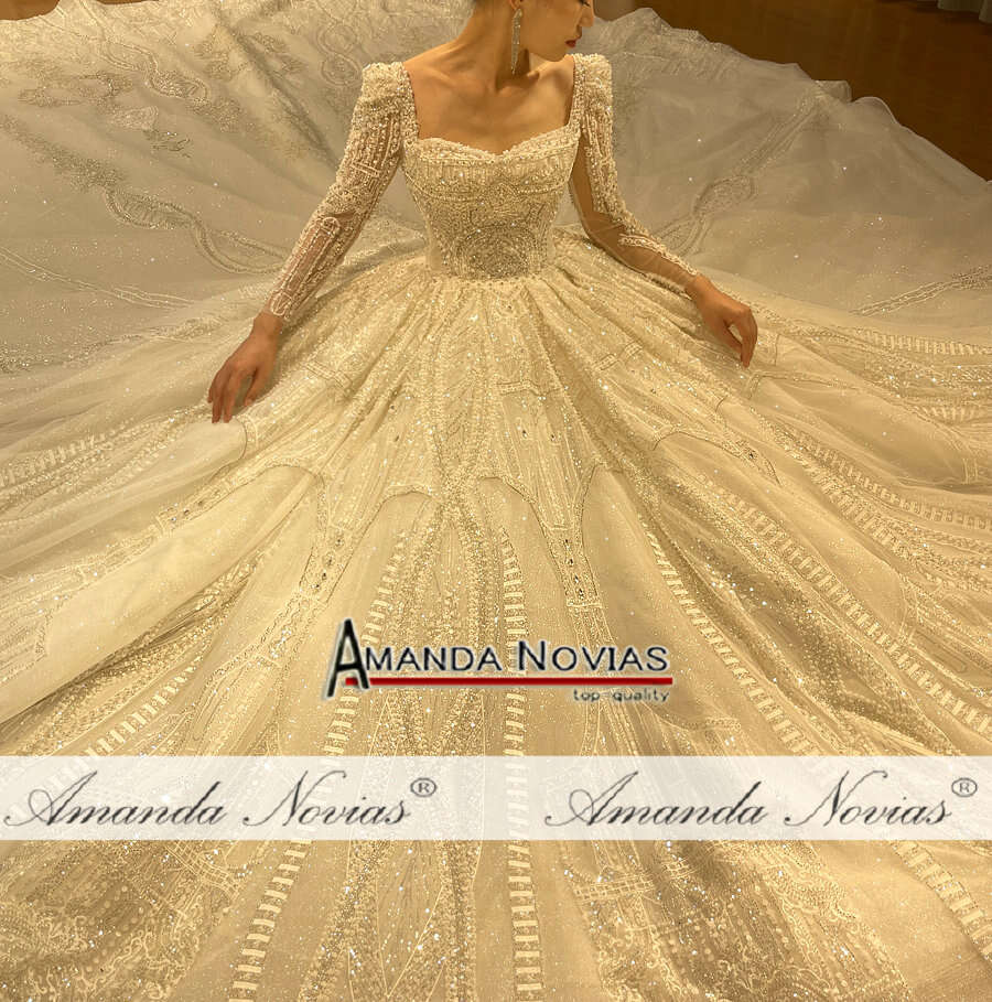 sy Square Collar Long Train Wedding Dress