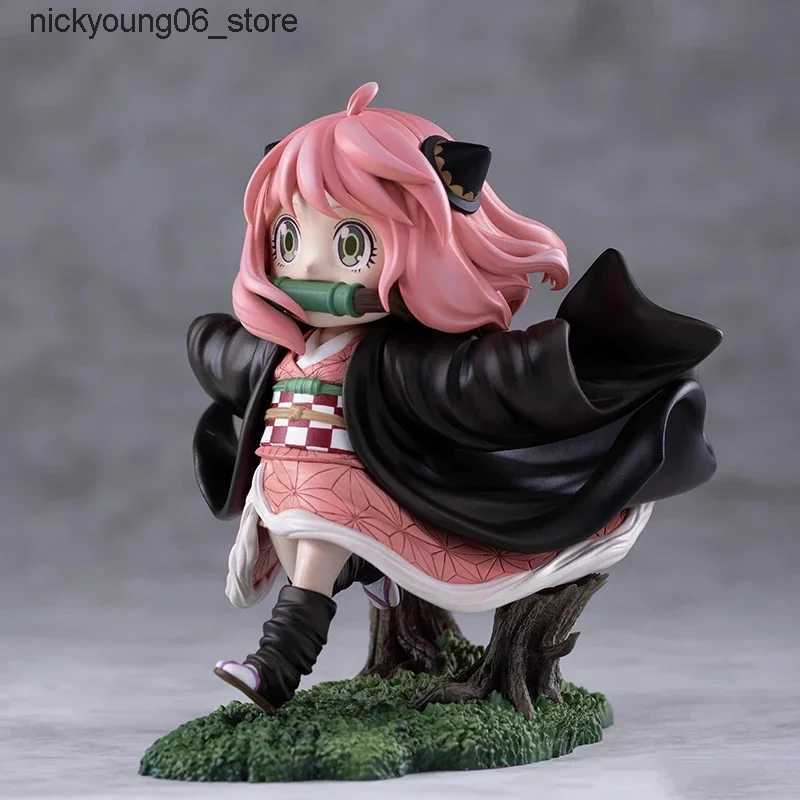 Action Toy Figures 12cm SPYFAMILY Figurine Anya Forger Action Figures Cos Running Kamado Nezuko Cute Maiden Anime PVC Model Collection Toys Gifts L240
