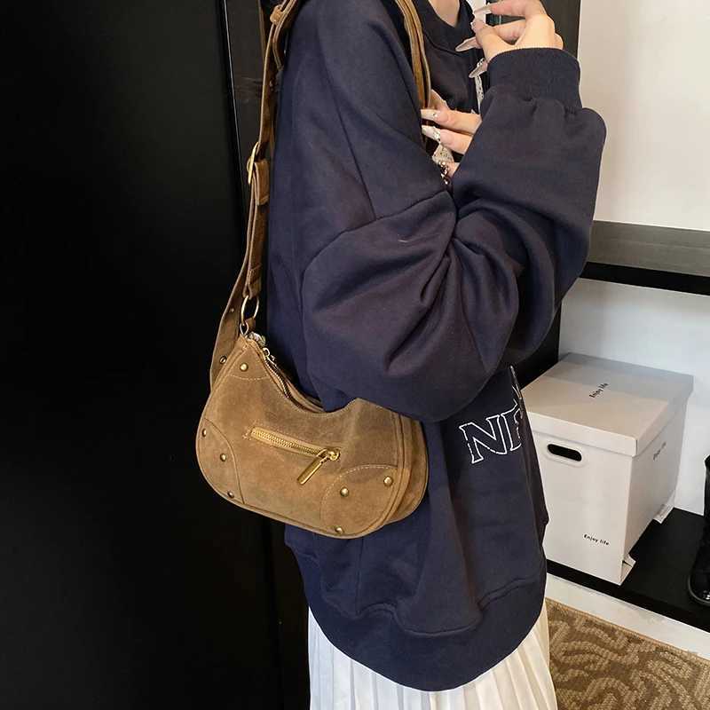 Ladies Frosted Dumpling Crossbody Bag Y2k Studded Satchel Adjustable Strap Vintage Shoulder Girls Outdoor Daily 241014