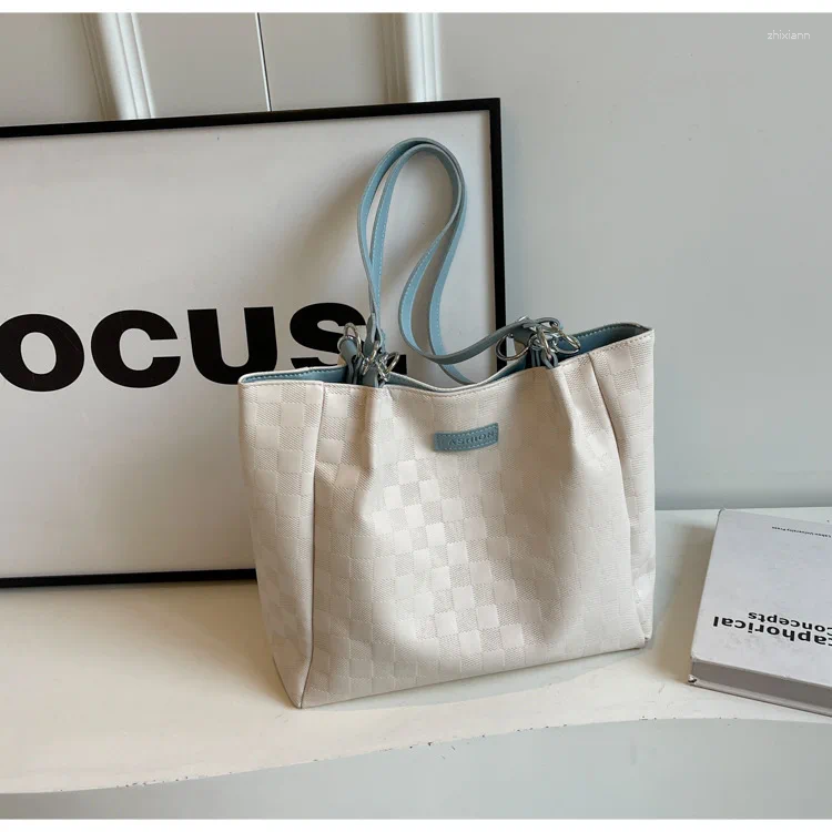 Totes Crossbody Foreign Style Solid New Color Retro Fresh Armpit 2024 Temperament Fashion Design Single Shoulder Texture