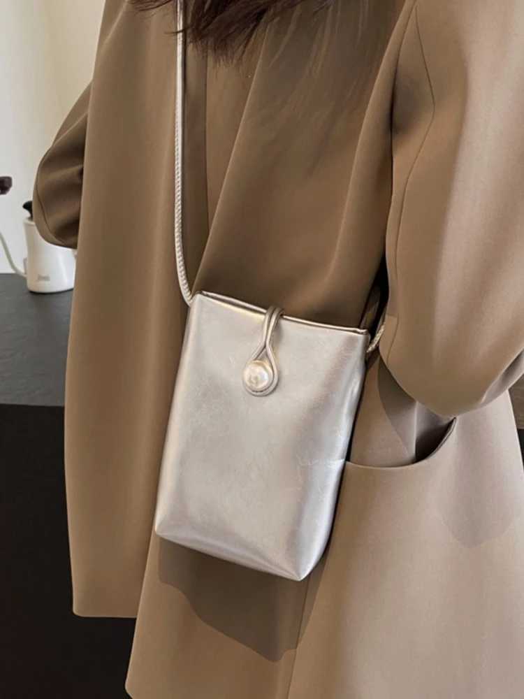 Summer Simple Wine Red Mini Crossbody Bags for Women New Cute Pearl Phone Bag Fashion Versatile Shopping Womens Wallet M241014