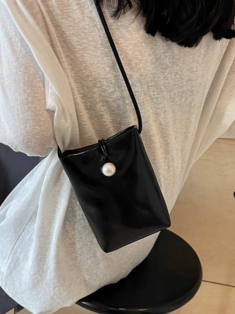 Summer Simple Wine Red Mini Crossbody Bags for Women New Cute Pearl Phone Bag Fashion Versatile Shopping Womens Wallet M241014