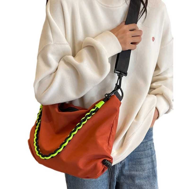 Fashionable ten letter cloth bag fashionable fabric shoulder bag comfortable womens bag showcasing your personal taste M241014