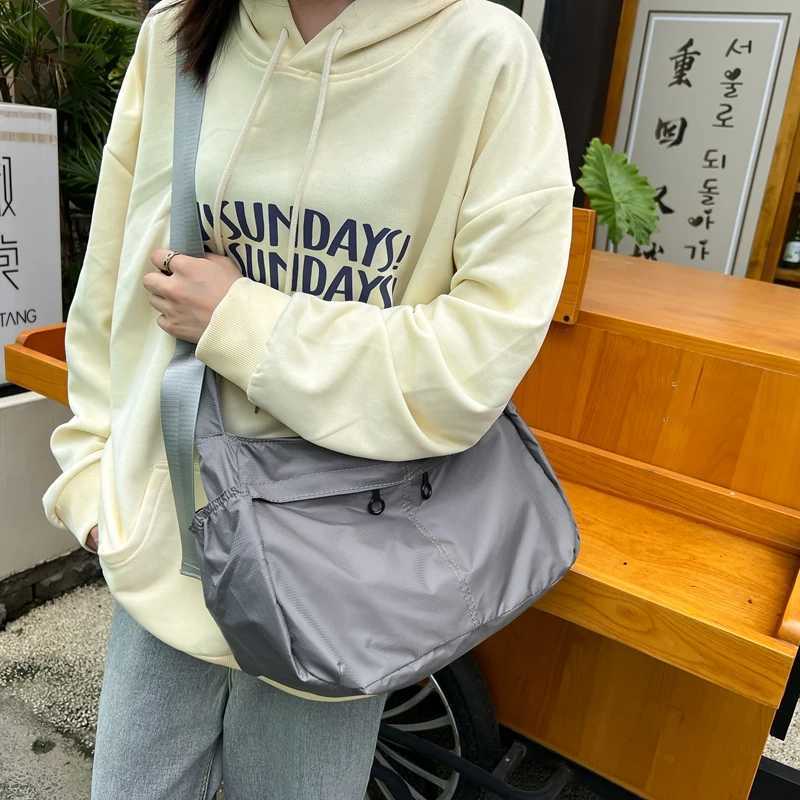 Nylon Zipper Cross Bag Womens Bag for Sale High Quality Versatile Solid Wallet Vintage High Capacity Bolsa Transversal M241014