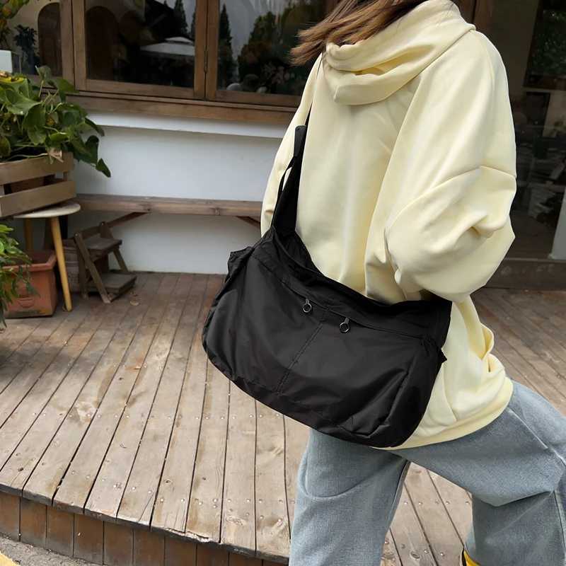Nylon Zipper Cross Bag Womens Bag for Sale High Quality Versatile Solid Wallet Vintage High Capacity Bolsa Transversal M241014