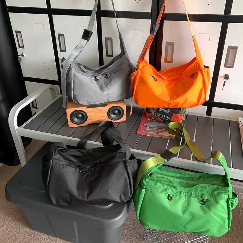 Nylon Zipper Cross Bag Womens Bag for Sale High Quality Versatile Solid Wallet Vintage High Capacity Bolsa Transversal M241014