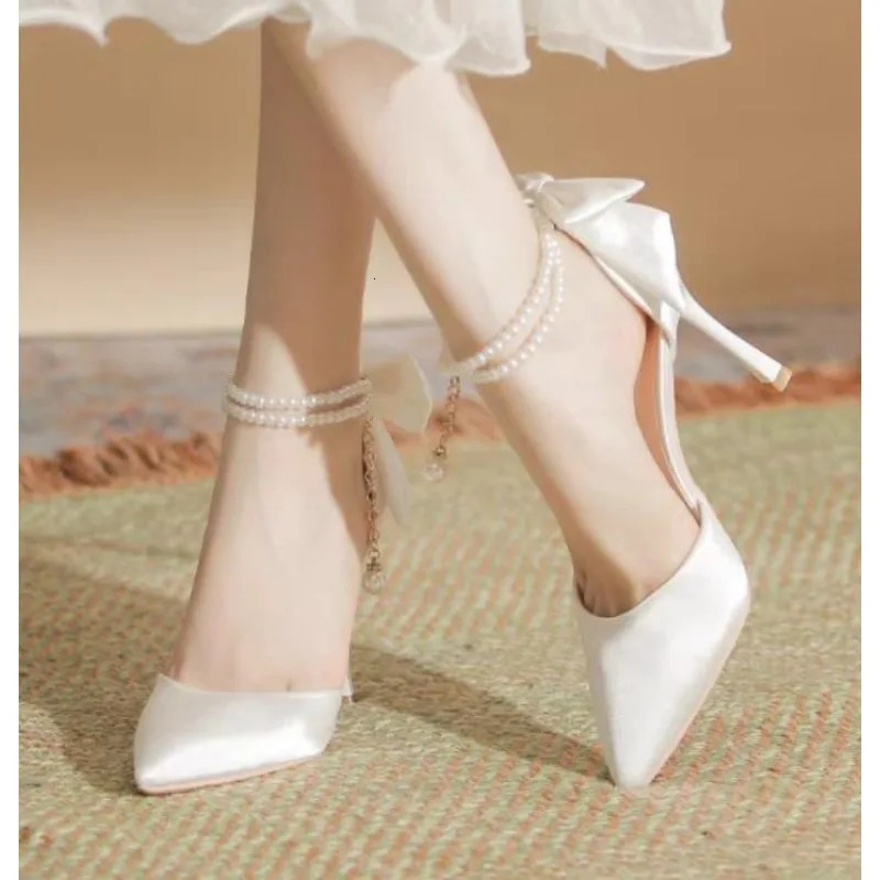 Women Thin Heel Hollow Sandals Woman Pearl Butterfly Pointed Toe High Heels Pumps New Womens Drees Wedding Shoes 241014
