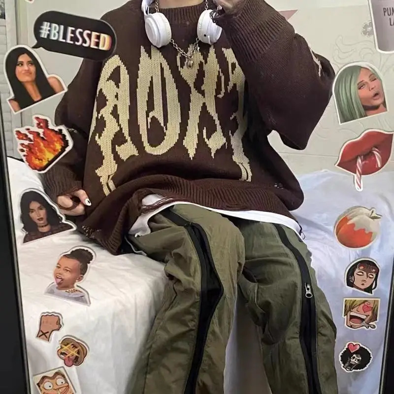 American retro tear hole letter jacquard knitted sweater mens long sleeved loose Versatile Pullover 241007