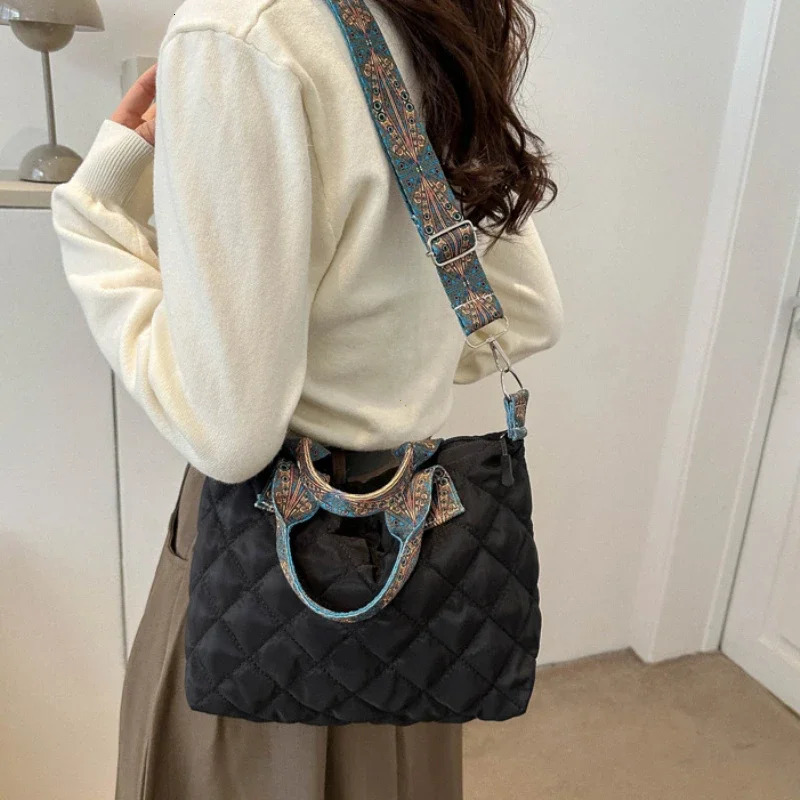 Women Wide Shoulder Belt Handbag FallWinter Rhombus Space Cotton Bag Large Capacity AllMatch Shopping Tote 241011