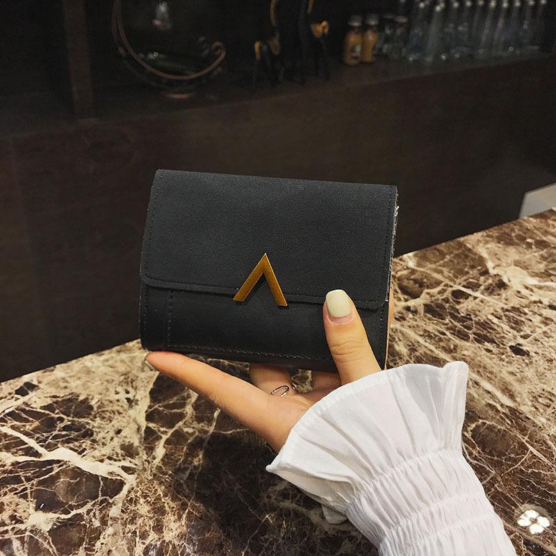 2024 New Designer V Fashionable Short Korean Cute and Fresh Women's Color blocked Three fold Wallet