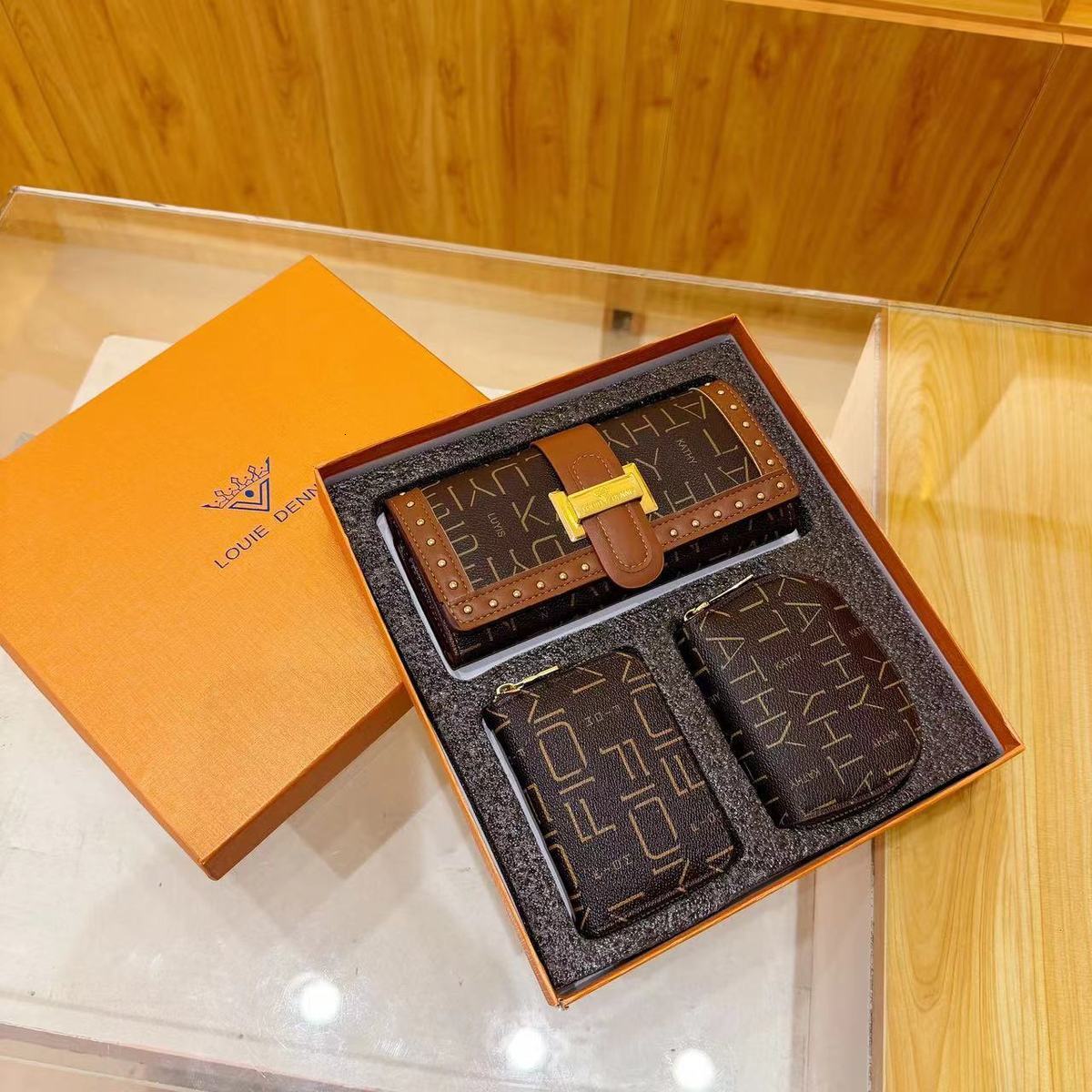 2025 New Designer Wallet Counter Quality High Beauty Light Luxury Self Use Gifts Fashion Portable wallet Women s Card Bag Wallet Handbag