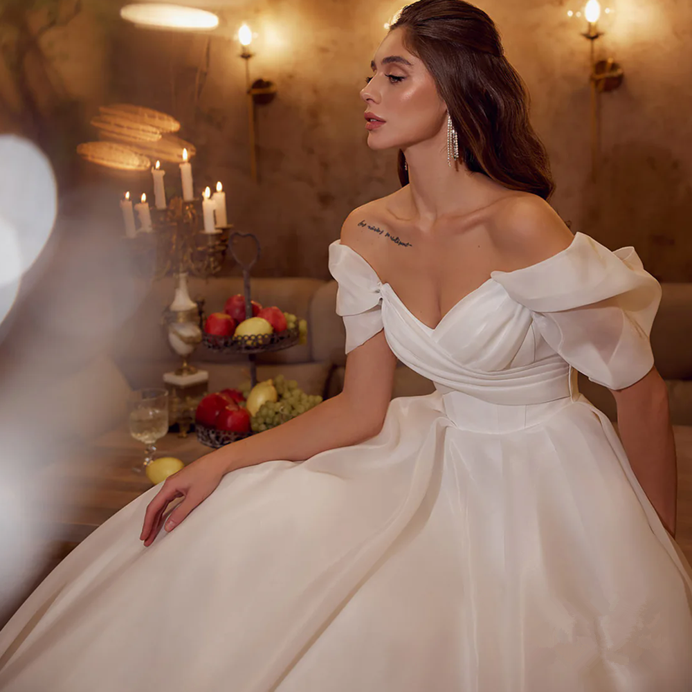 Princess Off the Shoulder Wedding Dresses for Brides Pleat Open Back Simple Bridal Gowns Sweep Train Beach vestidos de novia