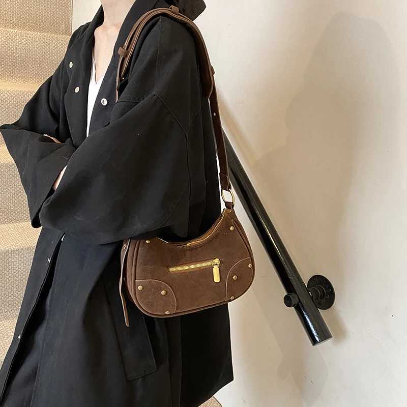 Ladies Frosted Dumpling Crossbody Bag Y2k Studded Satchel Adjustable Strap Vintage Shoulder Girls Outdoor Daily 241014