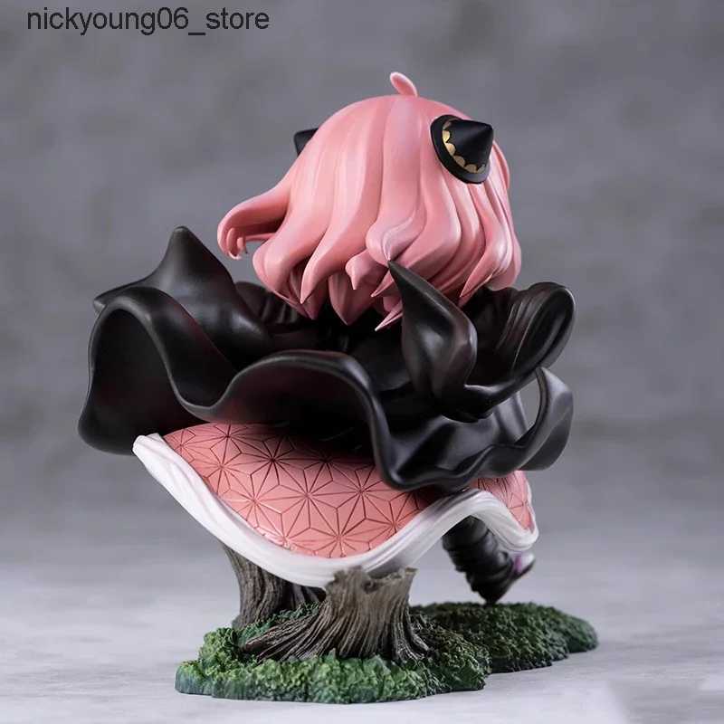 Action Toy Figures 12cm SPYFAMILY Figurine Anya Forger Action Figures Cos Running Kamado Nezuko Cute Maiden Anime PVC Model Collection Toys Gifts L240