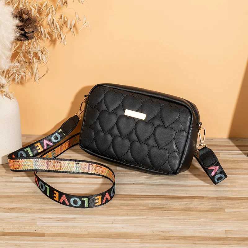 Womens messenger bag with heart-shaped checkered embroidered camera bag M241014