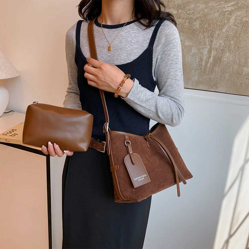 Ladies Suede Shoulder Bag with Interior Pocket Retro Handbag Adjustable Strap Trendy Bucket Commuter Travel 241014
