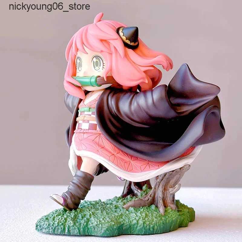 Action Toy Figures 12cm SPYFAMILY Figurine Anya Forger Action Figures Cos Running Kamado Nezuko Cute Maiden Anime PVC Model Collection Toys Gifts L240