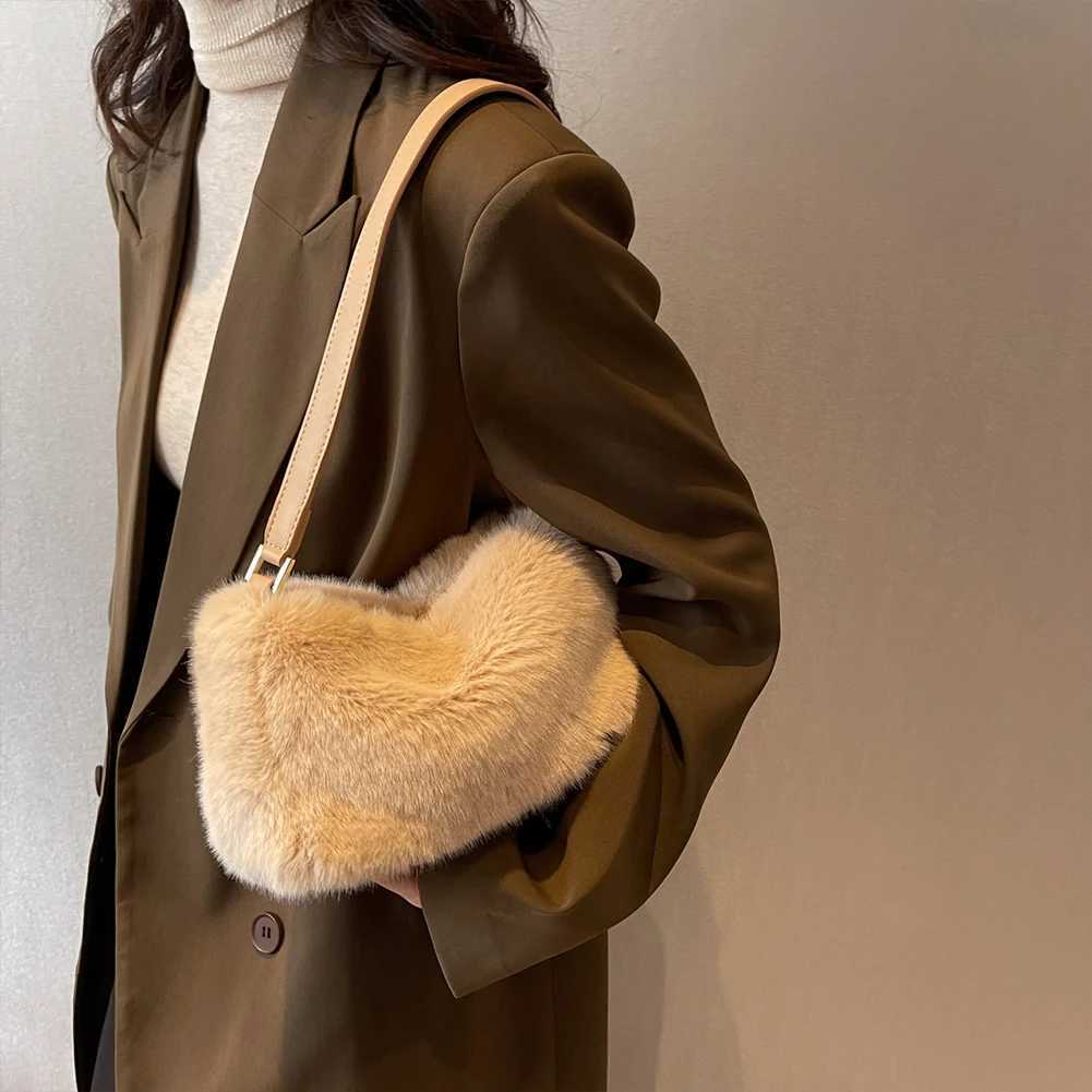 Ladies Plush Shoulder Bag Fluffy Underarm Solid Color Small Square Handbag for Work Travel 241014