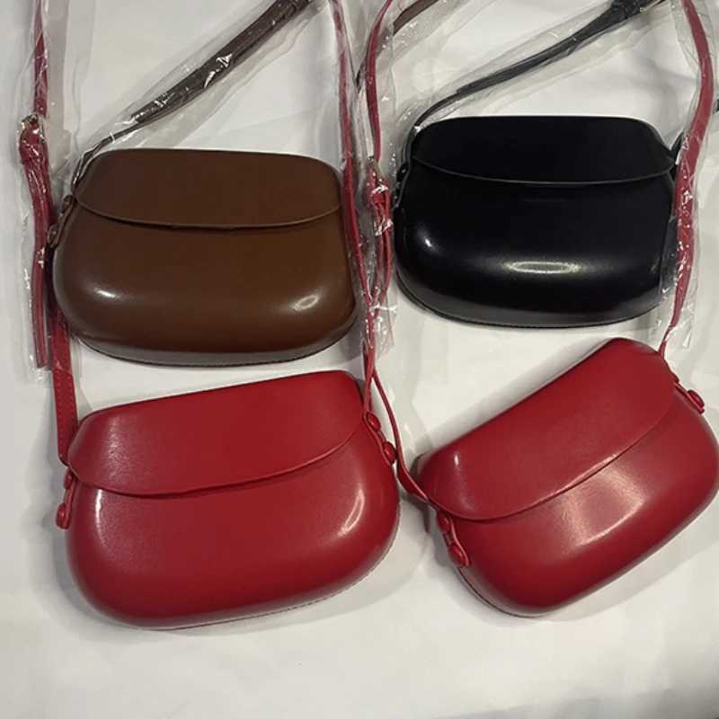 Crossbody Bags for Girl Retro Red Women Shoulder Bags Versatile Women Purses and Handbags Designer Bag M241014