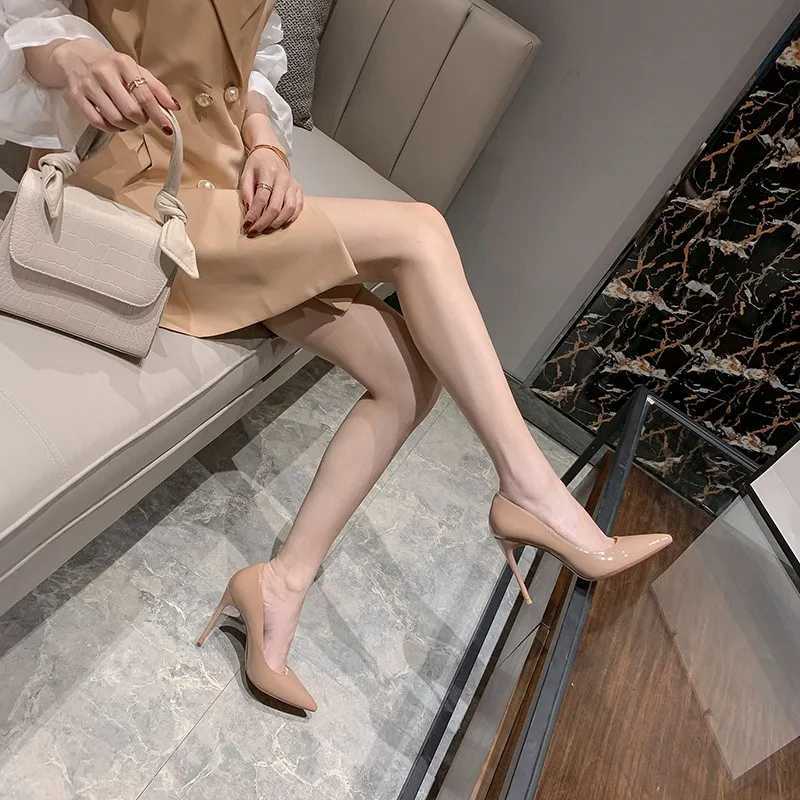 Pointed Toe Stiletto Ladies High-heeled Shoes Flesh Color Black Sexy Nightclub Shoes White Dignified Royal Sister Style ShoesLX241014