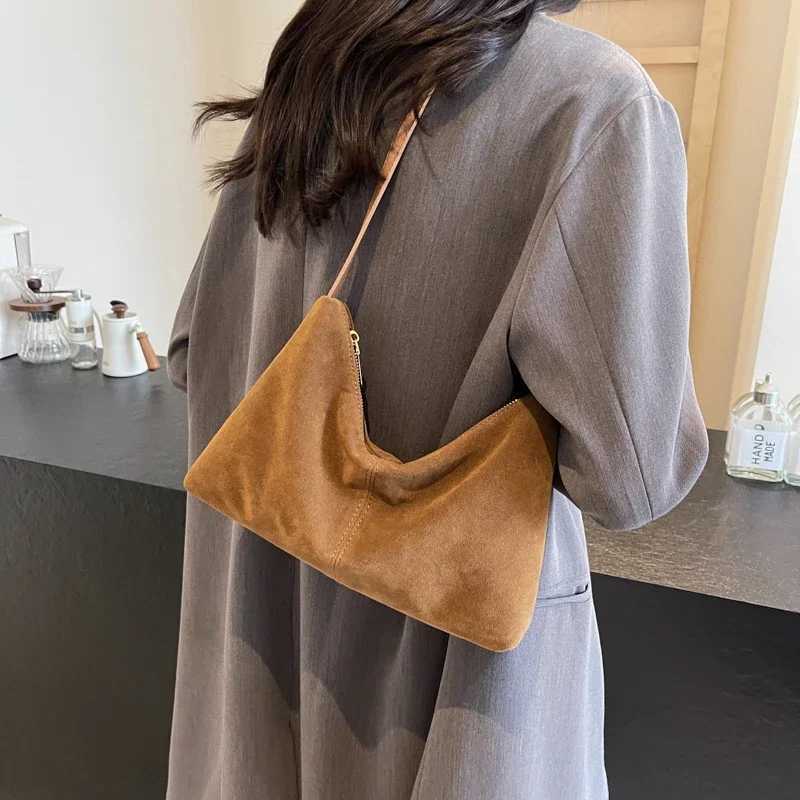 LEFTSIDE PU Leather Womens Shoulder Bag Winter Y2K Korean Fashion New Trend Womens Cross body Bag Womens Handbag M241014