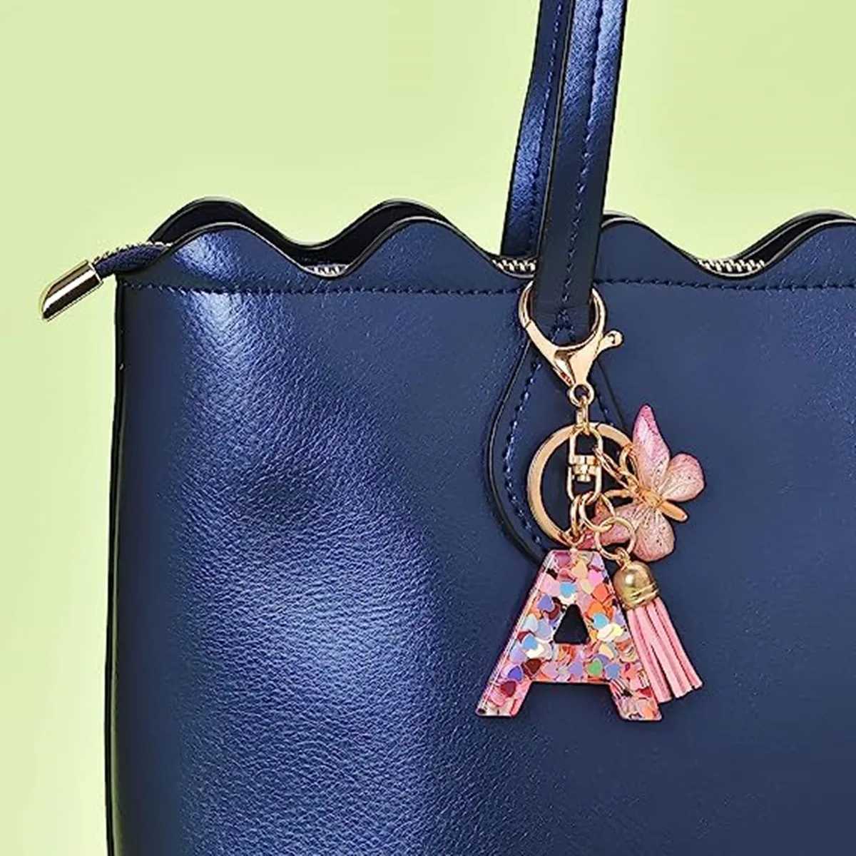 A-Z Dreamy Glitter Letter Keychain Womens Tassel Butterfly Pendant Initial Keychain Wallet Hanging Bag Charm Car Keychain Y241014