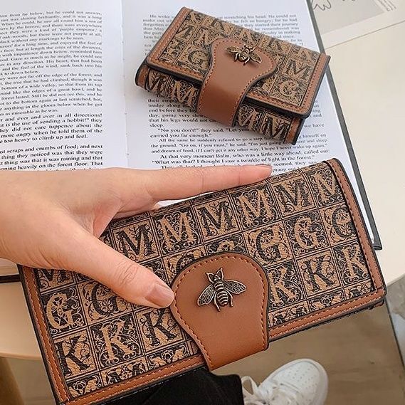 Women's 2024 New Style Designer Wallet Large Capacity Long Bee High Appearance Short Multi Card Handbag
