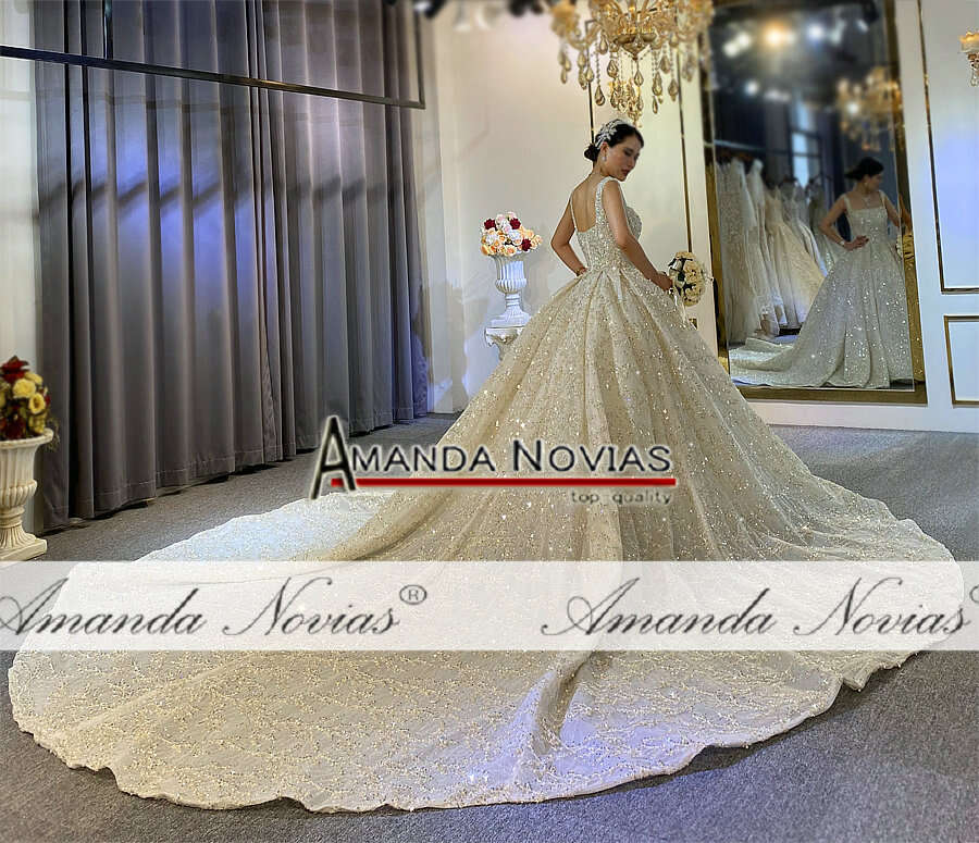 Beading Dress Straps Royal Long Train New Bridal Dresses Wedding Gowns es